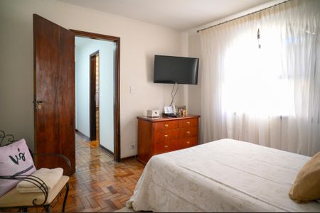 Casa à venda com 170m², 3 quartos e 2 vagasSuite