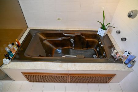 Casa à venda com 170m², 3 quartos e 2 vagasBanheiro - Suite