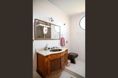 Casa à venda com 170m², 3 quartos e 2 vagasBanheiro - Suite