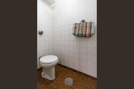 Apartamento à venda com 110m², 3 quartos e 2 vagas Apartamento à venda com 110m², 3 quartos e 2 vagasBanheiro de Serviço