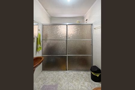 Casa à venda com 230m², 4 quartos e 2 vagas Casa à venda com 230m², 4 quartos e 2 vagasBanheiro 1
