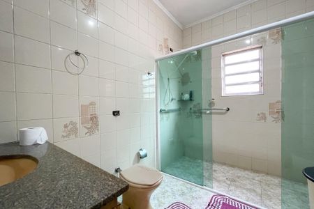 Casa à venda com 230m², 4 quartos e 2 vagas Casa à venda com 230m², 4 quartos e 2 vagasBanheiro 2