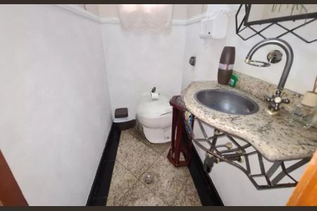 Casa à venda com 250m², 3 quartos e 6 vagas