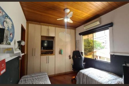 Casa à venda com 250m², 3 quartos e 6 vagas