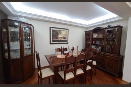 Casa à venda com 250m², 3 quartos e 6 vagas