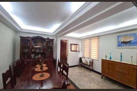 Casa à venda com 250m², 3 quartos e 6 vagas