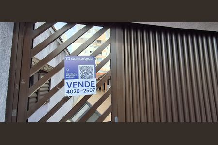 Casa à venda com 228m², 2 quartos e 2 vagas Casa à venda com 228m², 2 quartos e 2 vagasPlaca