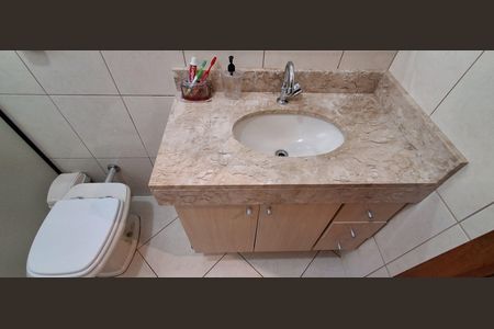 Casa à venda com 228m², 2 quartos e 2 vagas Casa à venda com 228m², 2 quartos e 2 vagasBanheiro Social