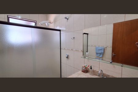 Casa à venda com 228m², 2 quartos e 2 vagas Casa à venda com 228m², 2 quartos e 2 vagasBanheiro Social