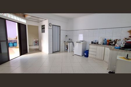 Casa à venda com 228m², 2 quartos e 2 vagas Casa à venda com 228m², 2 quartos e 2 vagasÁrea de Serviço