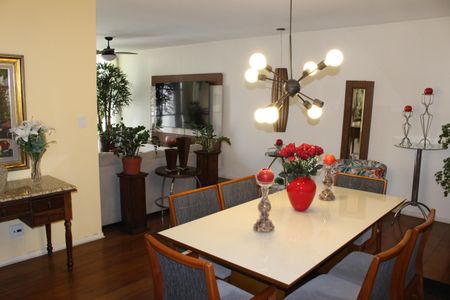 Apartamento à venda com 159m², 3 quartos e 1 vagaSala de Jantar