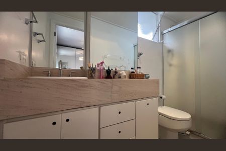 Apartamento à venda com 96m², 3 quartos e sem vaga Apartamento à venda com 96m², 3 quartos e sem vagaBanheiro da Suíte