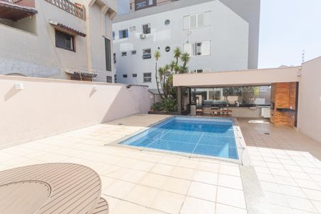 Apartamento à venda com 158m², 4 quartos e 2 vagas Apartamento à venda com 158m², 4 quartos e 2 vagasÁrea comum - Piscina