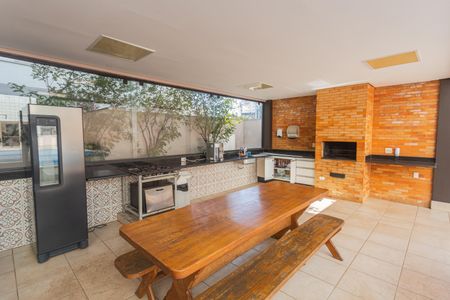 Apartamento à venda com 158m², 4 quartos e 2 vagas Apartamento à venda com 158m², 4 quartos e 2 vagasÁrea comum - Churrasqueira