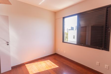 Apartamento à venda com 158m², 4 quartos e 2 vagas Apartamento à venda com 158m², 4 quartos e 2 vagasQuarto 2