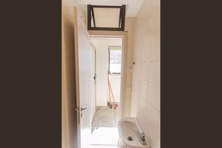 Apartamento à venda com 158m², 4 quartos e 2 vagas Apartamento à venda com 158m², 4 quartos e 2 vagasBanheiro de serviço