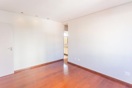 Apartamento à venda com 158m², 4 quartos e 2 vagas Apartamento à venda com 158m², 4 quartos e 2 vagasSuíte