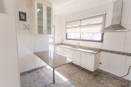 Apartamento à venda com 158m², 4 quartos e 2 vagas Apartamento à venda com 158m², 4 quartos e 2 vagasCozinha