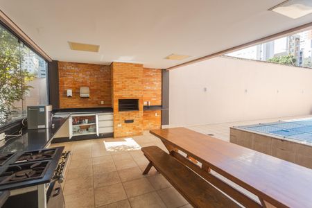 Apartamento à venda com 158m², 4 quartos e 2 vagas Apartamento à venda com 158m², 4 quartos e 2 vagasÁrea comum - Churrasqueira