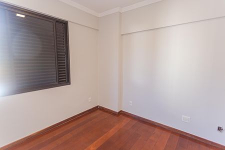 Apartamento à venda com 158m², 4 quartos e 2 vagas Apartamento à venda com 158m², 4 quartos e 2 vagasQuarto 4