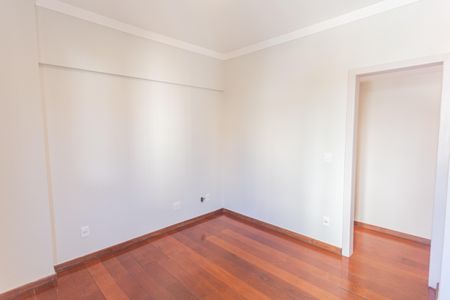 Apartamento à venda com 158m², 4 quartos e 2 vagas Apartamento à venda com 158m², 4 quartos e 2 vagasQuarto 4