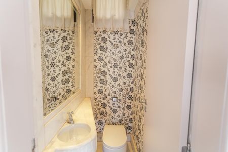 Apartamento à venda com 158m², 4 quartos e 2 vagas Apartamento à venda com 158m², 4 quartos e 2 vagasLavabo na Sala