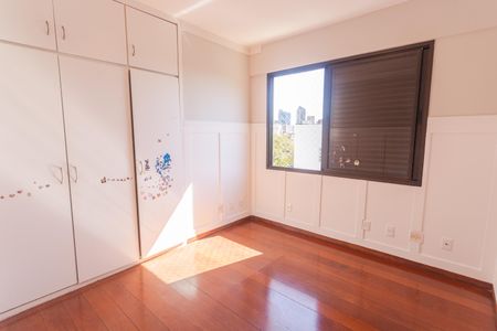 Apartamento à venda com 158m², 4 quartos e 2 vagas Apartamento à venda com 158m², 4 quartos e 2 vagasQuarto 3