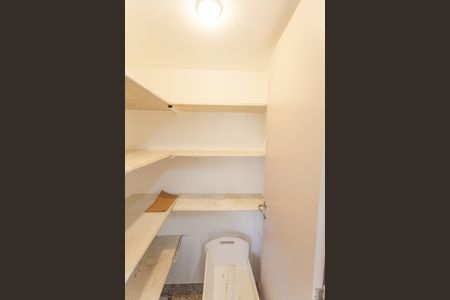 Apartamento à venda com 158m², 4 quartos e 2 vagas Apartamento à venda com 158m², 4 quartos e 2 vagasDespensa da Cozinha