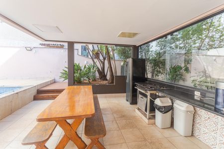 Apartamento à venda com 158m², 4 quartos e 2 vagas Apartamento à venda com 158m², 4 quartos e 2 vagasÁrea comum - Churrasqueira