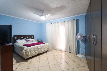 Casa à venda com 250m², 3 quartos e 3 vagas Casa à venda com 250m², 3 quartos e 3 vagasSuíte 1