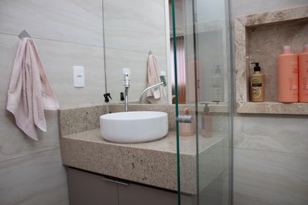 Apartamento à venda com 130m², 2 quartos e 2 vagasBanheiro 1