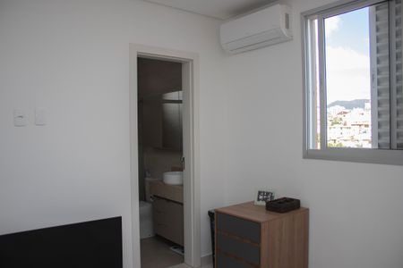 Apartamento à venda com 130m², 2 quartos e 2 vagasSuíte 1