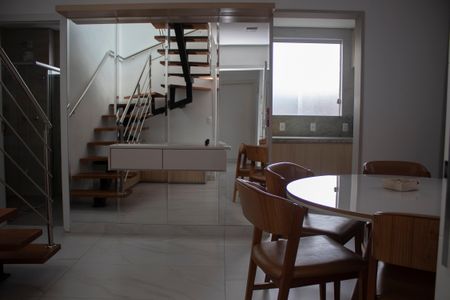 Apartamento à venda com 130m², 2 quartos e 2 vagasSala