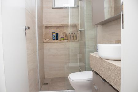 Apartamento à venda com 130m², 2 quartos e 2 vagasBanheiro da Suíte