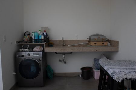 Apartamento à venda com 130m², 2 quartos e 2 vagasÁrea de Serviço