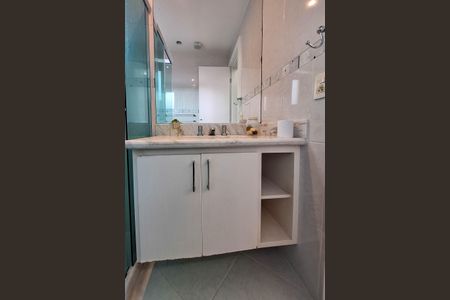 Casa à venda com 334m², 4 quartos e 3 vagas Casa à venda com 334m², 4 quartos e 3 vagasBanheiro da Suíte 1