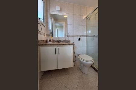 Casa à venda com 334m², 4 quartos e 3 vagas Casa à venda com 334m², 4 quartos e 3 vagasBanheiro Social
