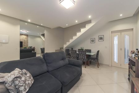 Casa à venda com 120m², 2 quartos e 2 vagas Casa à venda com 120m², 2 quartos e 2 vagasSala