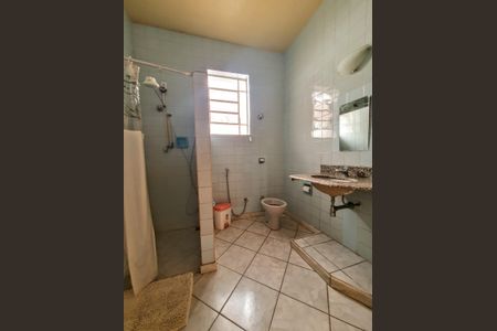 Casa à venda com 266m², 3 quartos e 1 vagaBanheiro 2