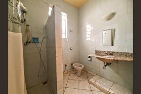 Casa à venda com 266m², 3 quartos e 1 vagaBanheiro 2