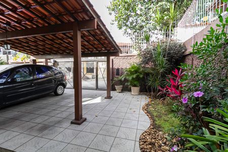 Casa à venda com 250m², 3 quartos e 2 vagas Casa à venda com 250m², 3 quartos e 2 vagasGaragem