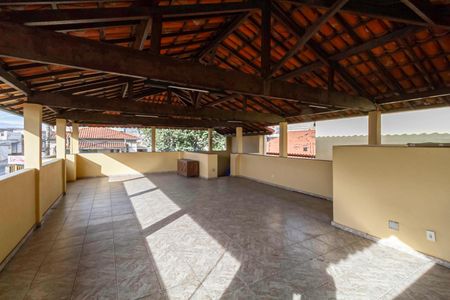 Casa à venda com 250m², 3 quartos e 2 vagas Casa à venda com 250m², 3 quartos e 2 vagasTerraço