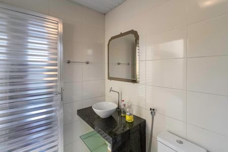 Casa à venda com 250m², 3 quartos e 2 vagas Casa à venda com 250m², 3 quartos e 2 vagasBanheiro de Serviço