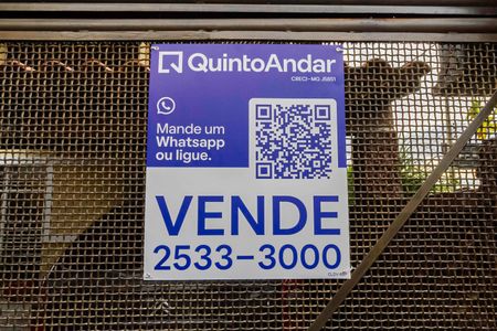 Casa à venda com 250m², 3 quartos e 2 vagas Casa à venda com 250m², 3 quartos e 2 vagasPlaca