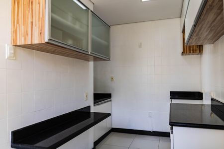 Casa à venda com 250m², 3 quartos e 2 vagas Casa à venda com 250m², 3 quartos e 2 vagasCozinha