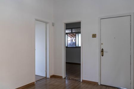 Casa à venda com 250m², 3 quartos e 2 vagas Casa à venda com 250m², 3 quartos e 2 vagasSala