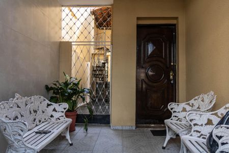 Casa à venda com 250m², 3 quartos e 2 vagas Casa à venda com 250m², 3 quartos e 2 vagasEntrada