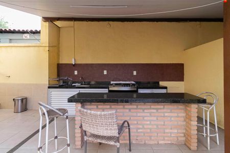 Casa à venda com 250m², 3 quartos e 2 vagas Casa à venda com 250m², 3 quartos e 2 vagasQuintal