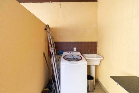 Casa à venda com 250m², 3 quartos e 2 vagas Casa à venda com 250m², 3 quartos e 2 vagasÁrea de Serviço