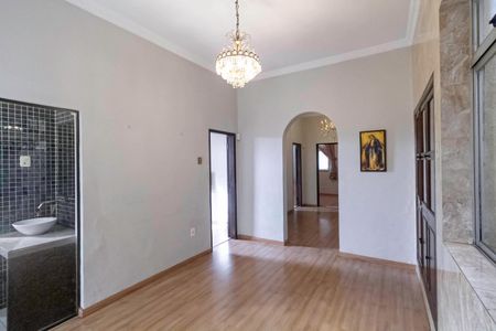 Casa à venda com 250m², 3 quartos e 2 vagas Casa à venda com 250m², 3 quartos e 2 vagasCopa